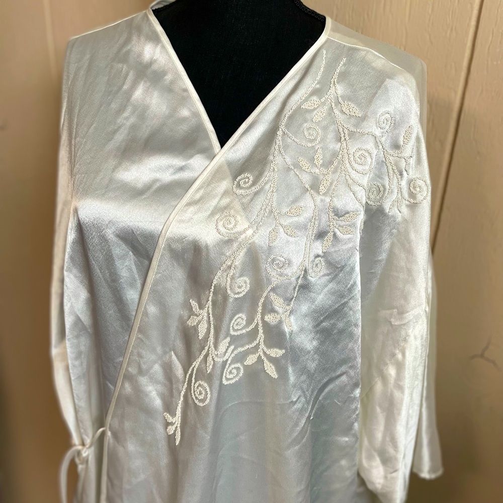 Alexandra Nicole bridal robe size 26/28